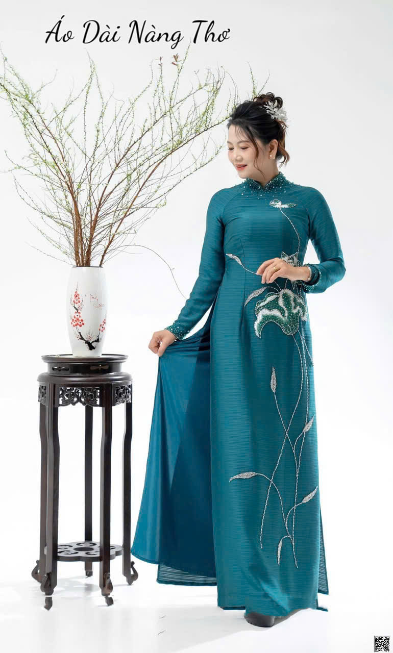 Áo Dài Bà Sui Lụa Xanh Cổ Vịt Họa Tiết Hoa Sen Có Cổ