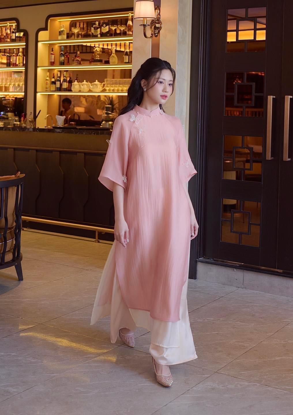 14 cách lên đồ với váy màu pastel của các quý cô Hàn Quốc trẻ hóa lại sành  điệu hết nấc | HomeVN