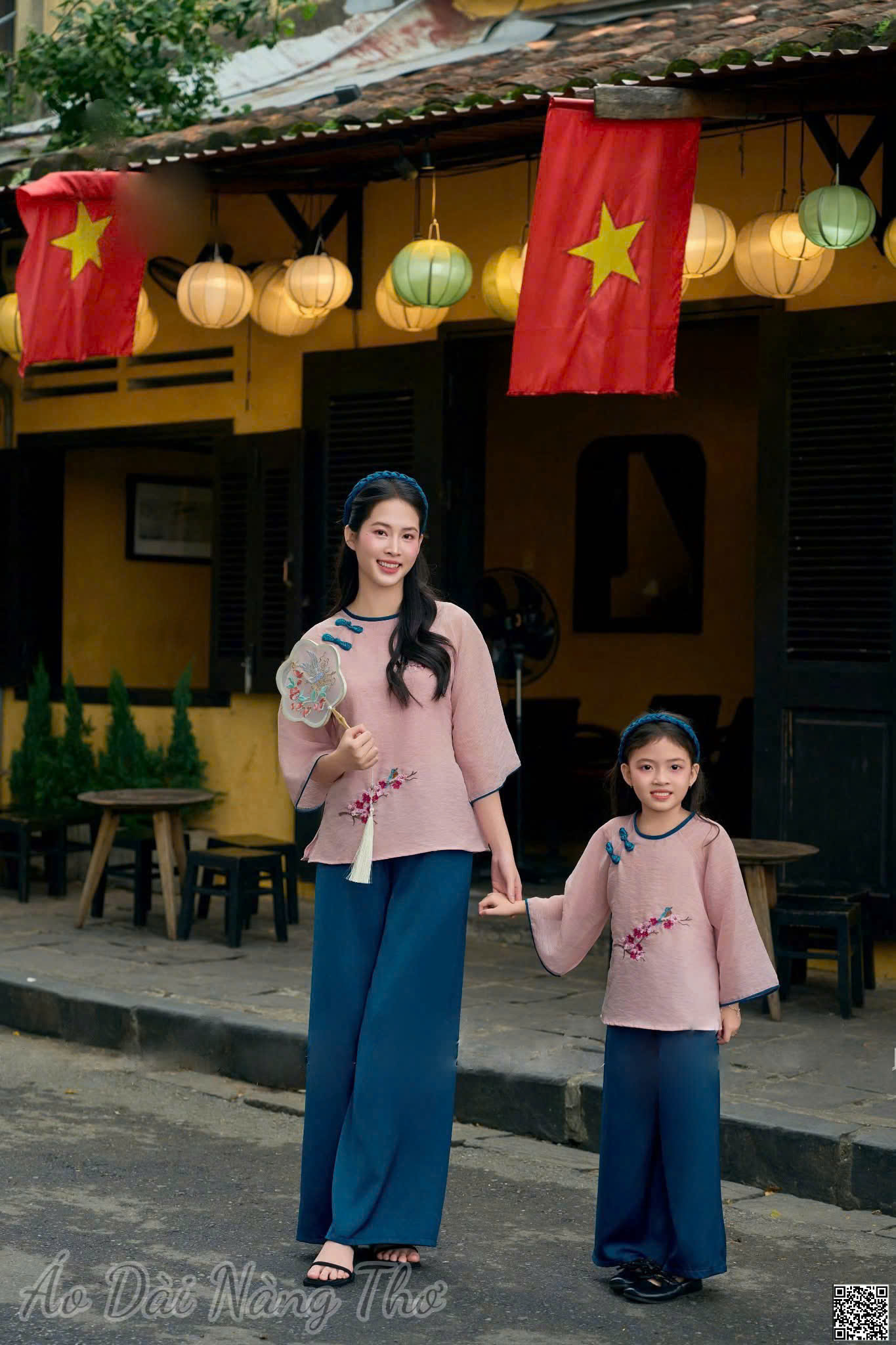 Pháp Phục Lụa Hồng Xanh Thêu hoa Phối Nút Tàu (Không kèm áo bé)