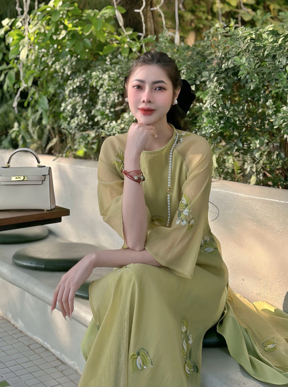 Áo Dài Cách Tân Voan Tơ Thêu Hoa