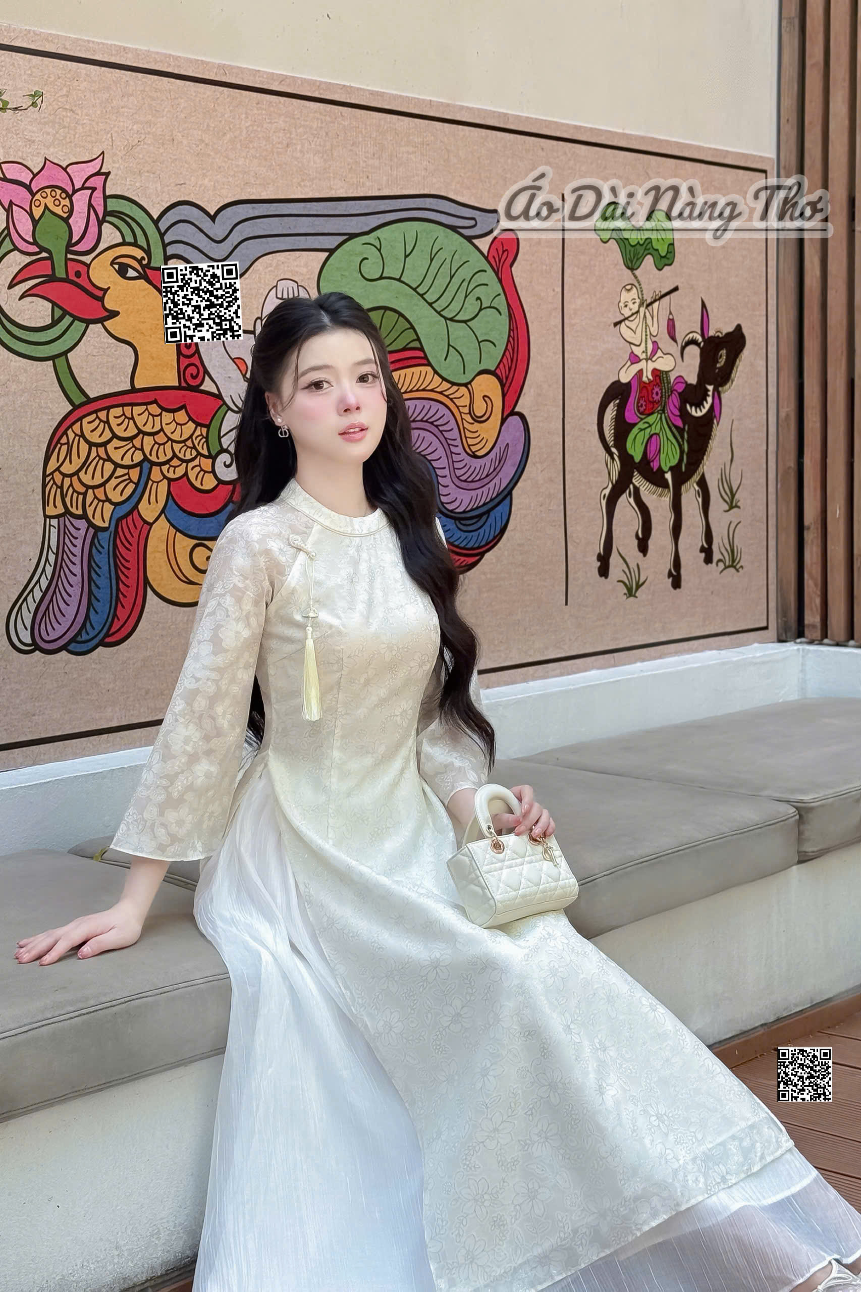 Áo Dài Cách Tân Kem Lụa Hoa Nhí Cổ Tròn