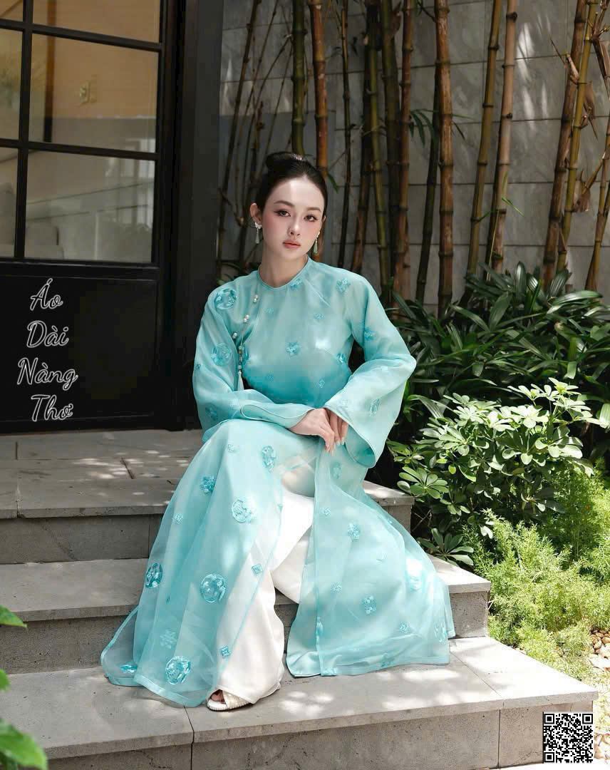 Áo Dài Cách Tân Voan Lụa Xanh Họa Tiết Thêu Tay Loe