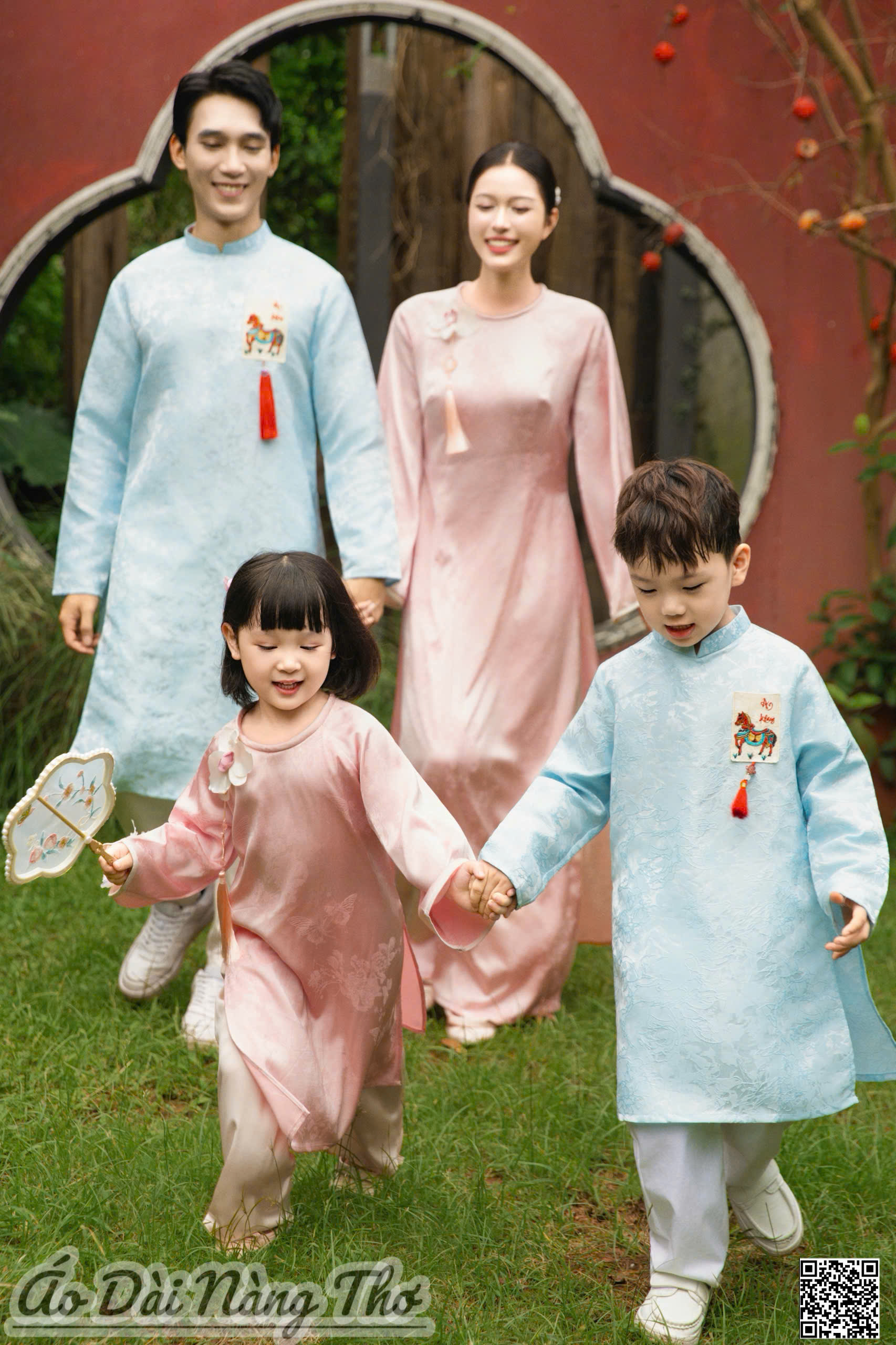 Áo Dài Cách Tân Gia Đình Ngọt Ngào