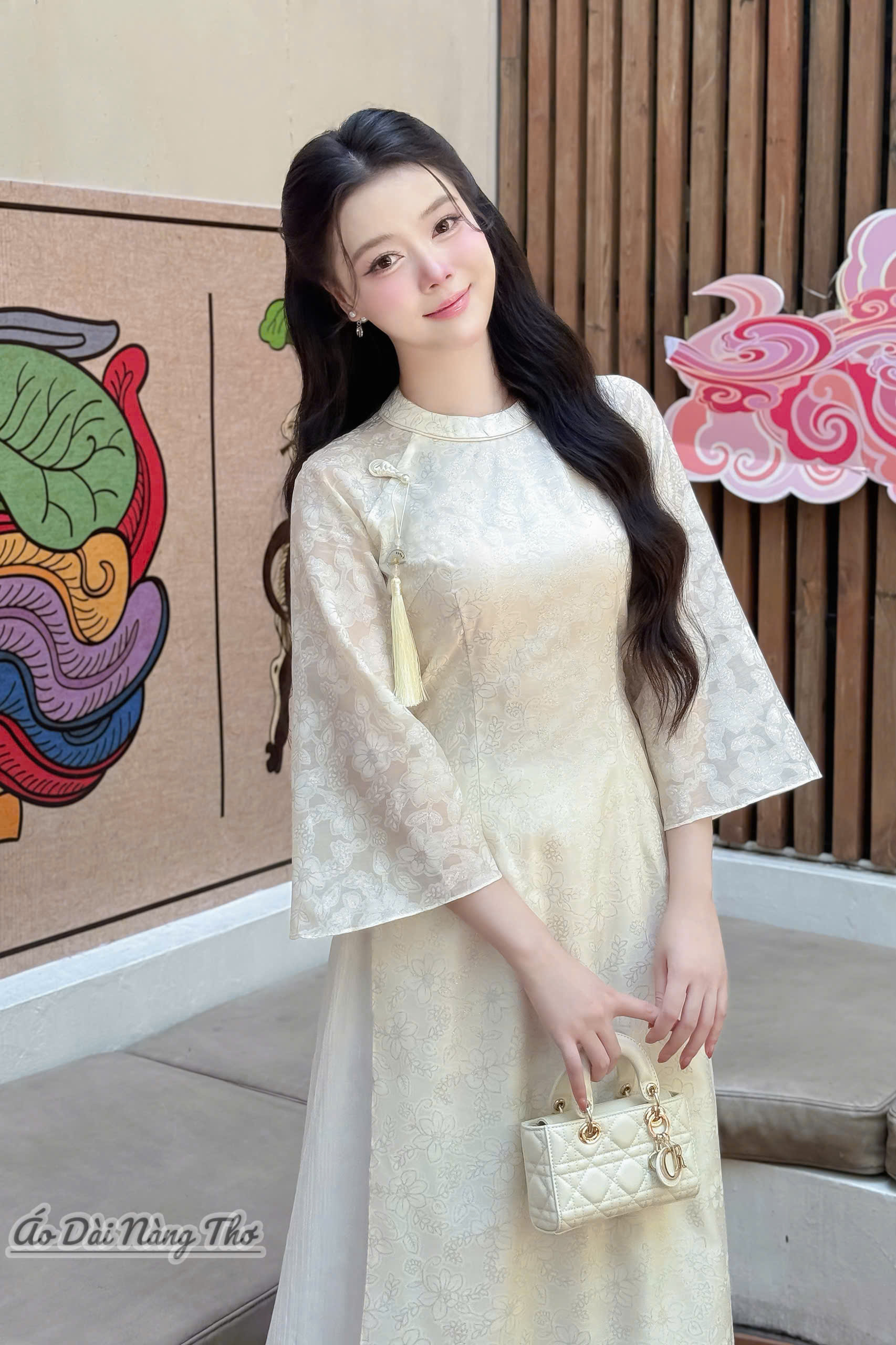 Áo Dài Cách Tân Kem Lụa Hoa Nhí Cổ Tròn