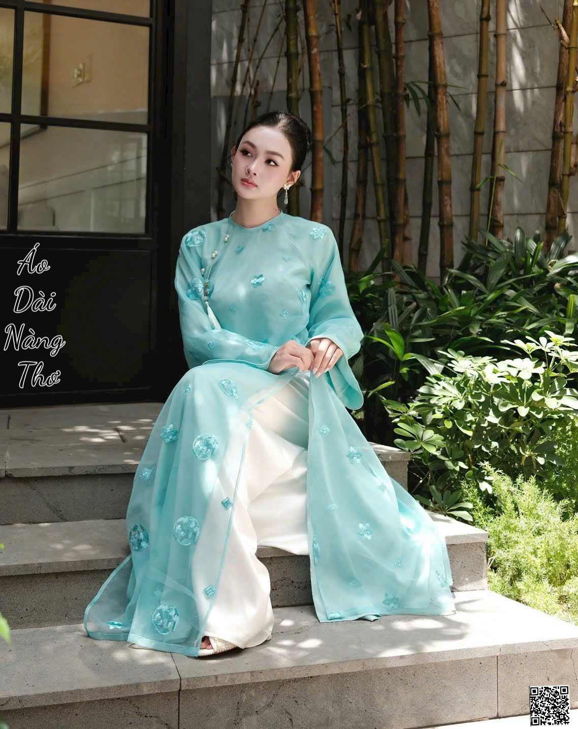 Áo Dài Cách Tân Voan Lụa Xanh Họa Tiết Thêu Tay Loe