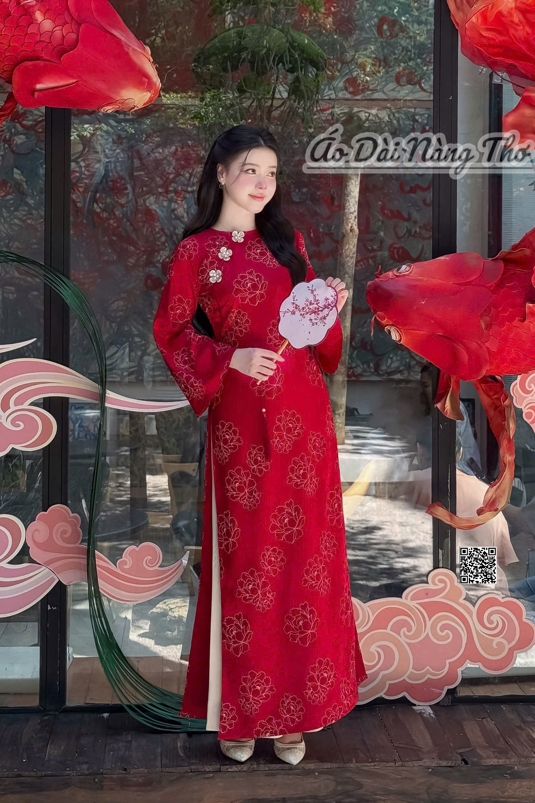 Áo Dài Cách Tân Lụa Đỏ Đính Hoa Xinh Xắn