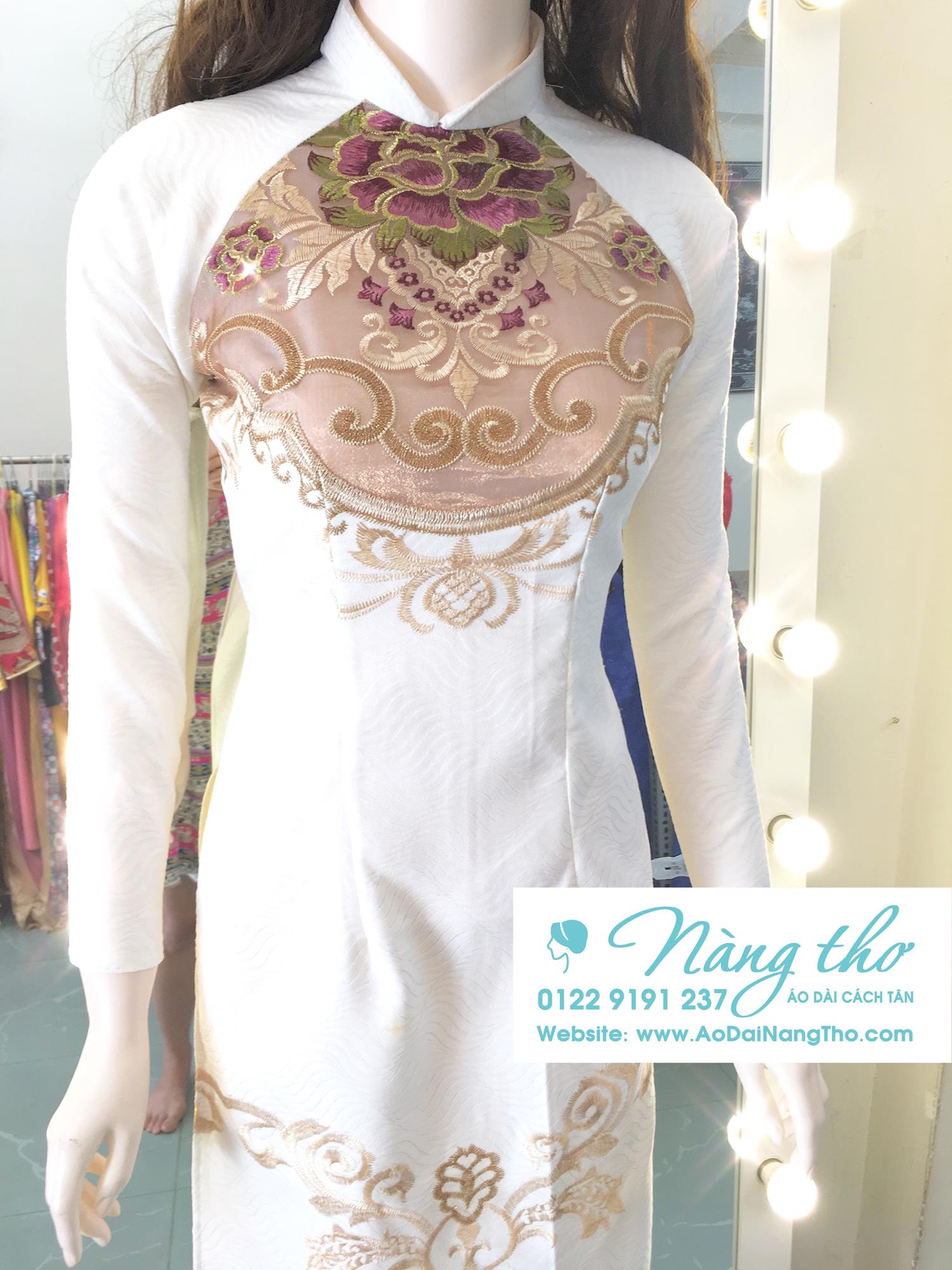 Áo dài truyền thống