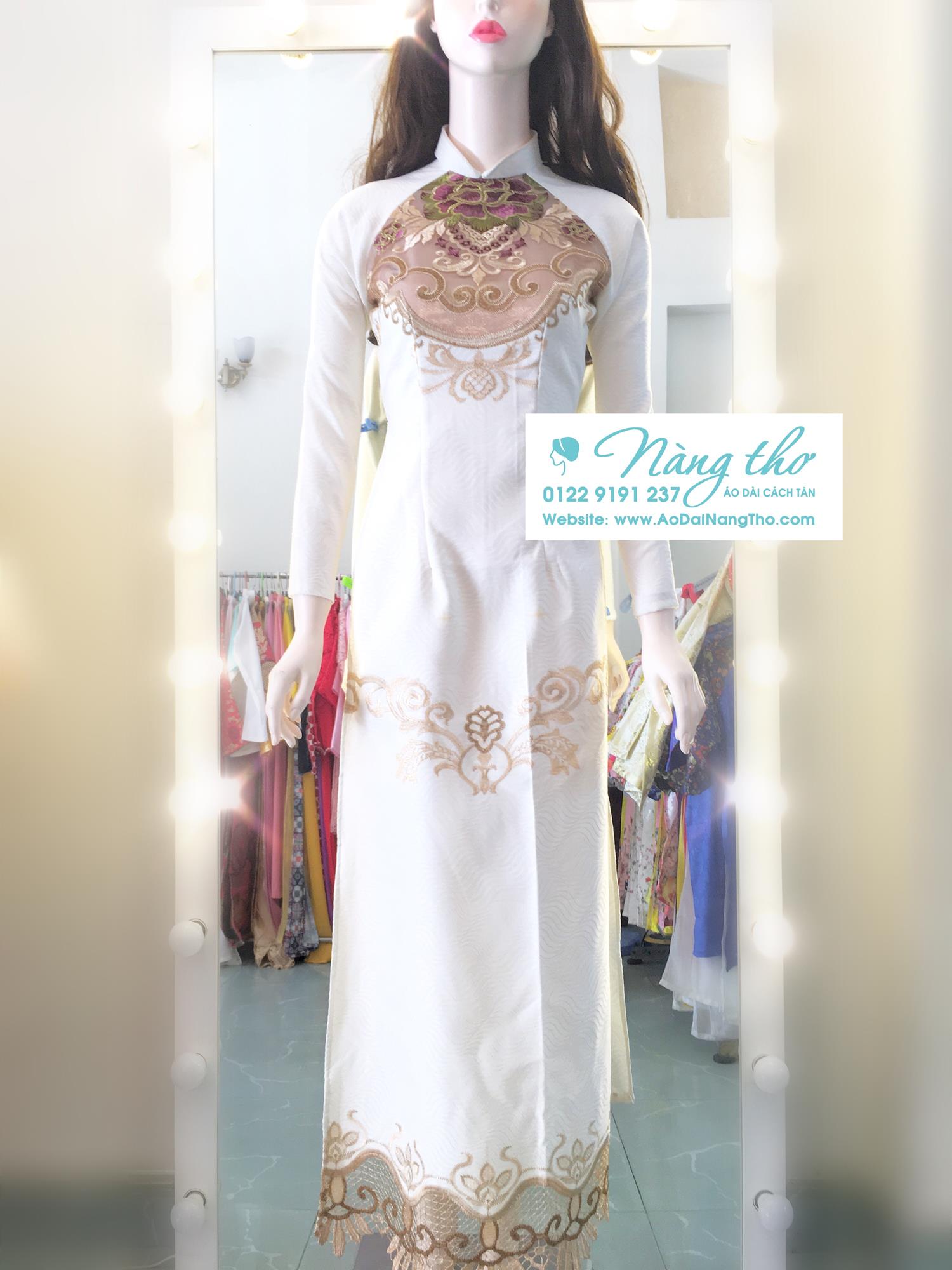 Áo dài truyền thống