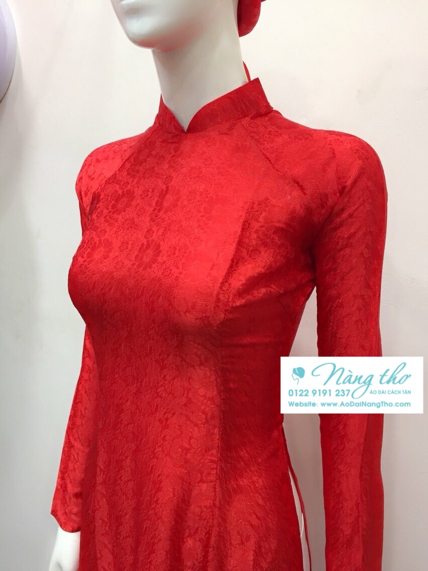 Áo dài lụa truyền thống