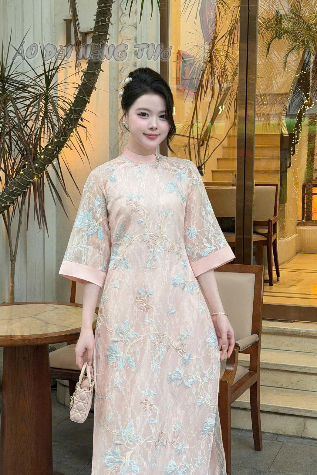 Áo Dài Cách Tân Lụa Phối Ren Hồng Dâu