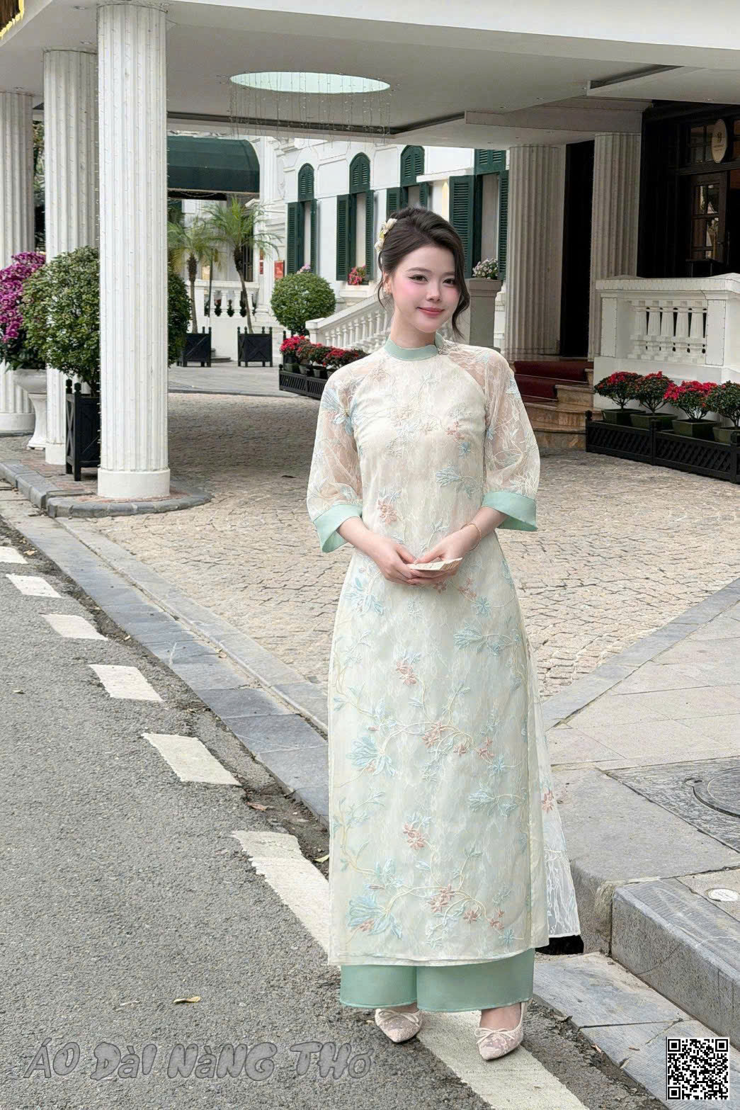 Áo Dài Cách Tân Lụa Phối Ren Xinh Yêu