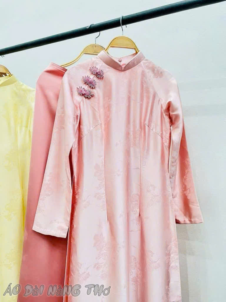Áo Dài Gấm Họa Tiết Xinh Xắn Nút Tàu