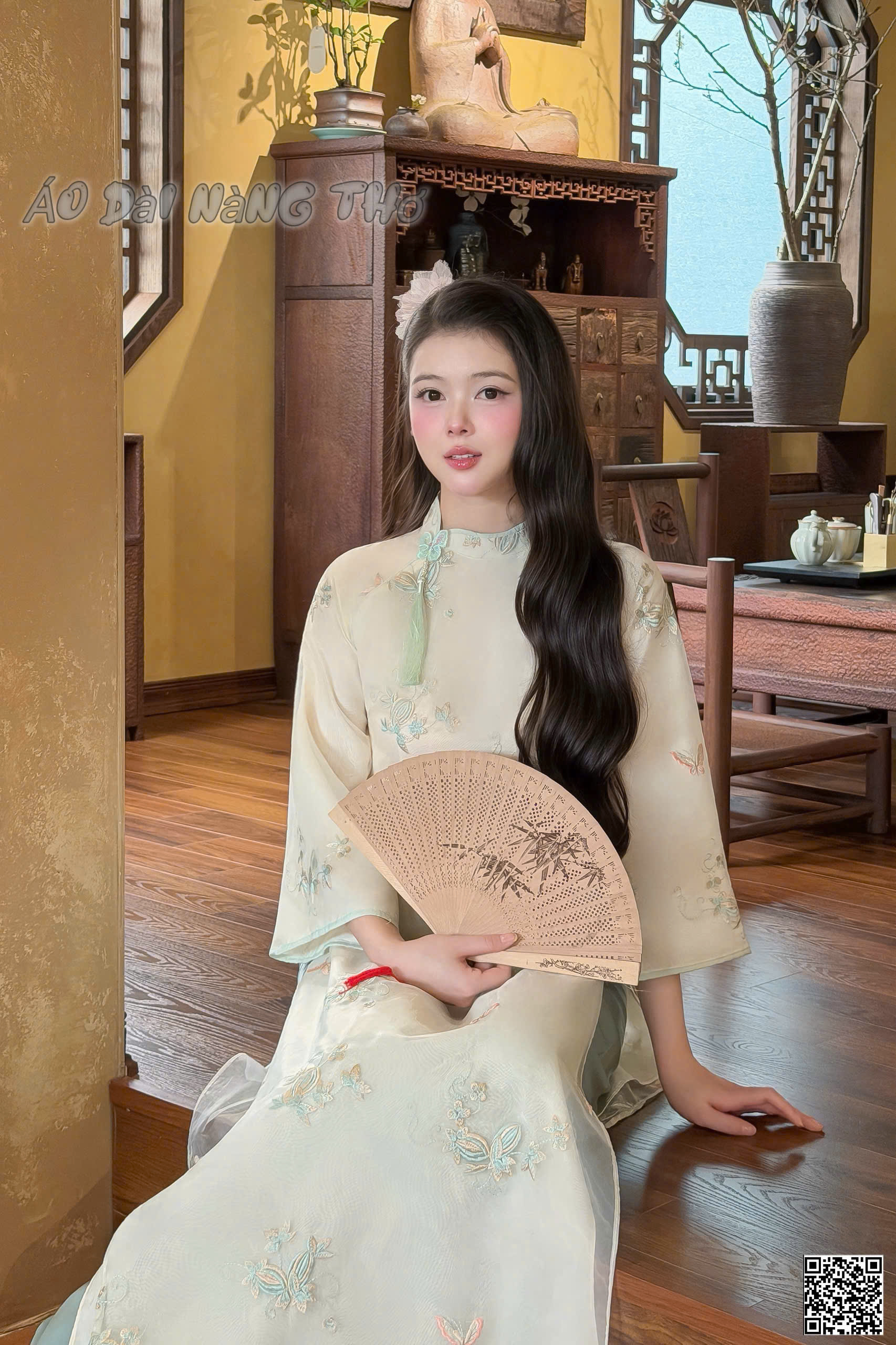 Áo Dài Cách Tân Xanh Min Họa Tiết Thêu