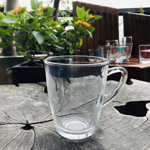 Cốc thủy tinh quán cafe có quai
