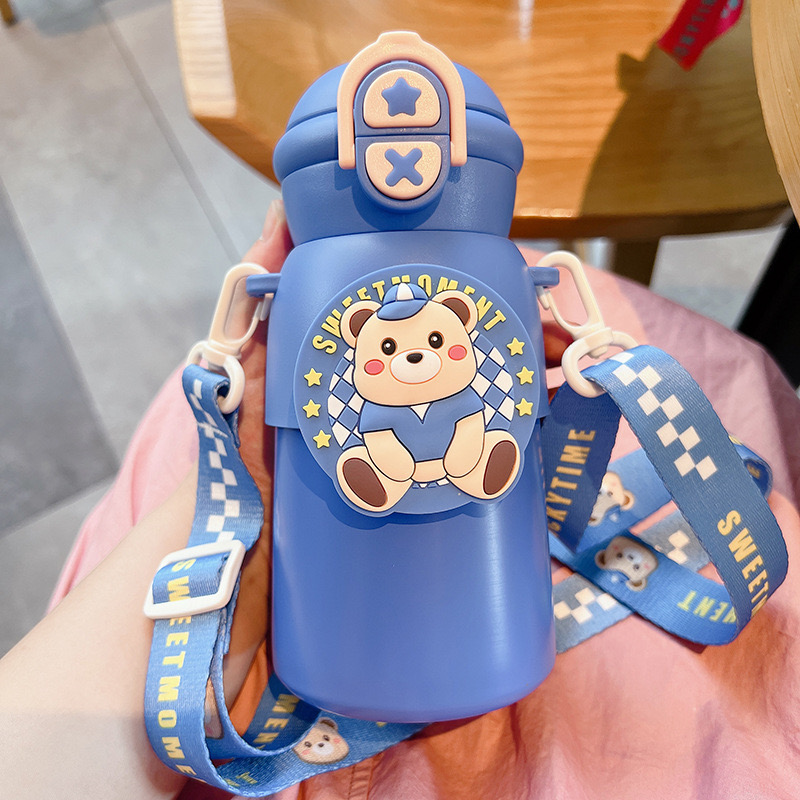 Bình Giữ Nhiệt Cao Cấp Có Sticker Hoạt Hình Xoay 360 Độ Đáng Yêu 500ml HT-306