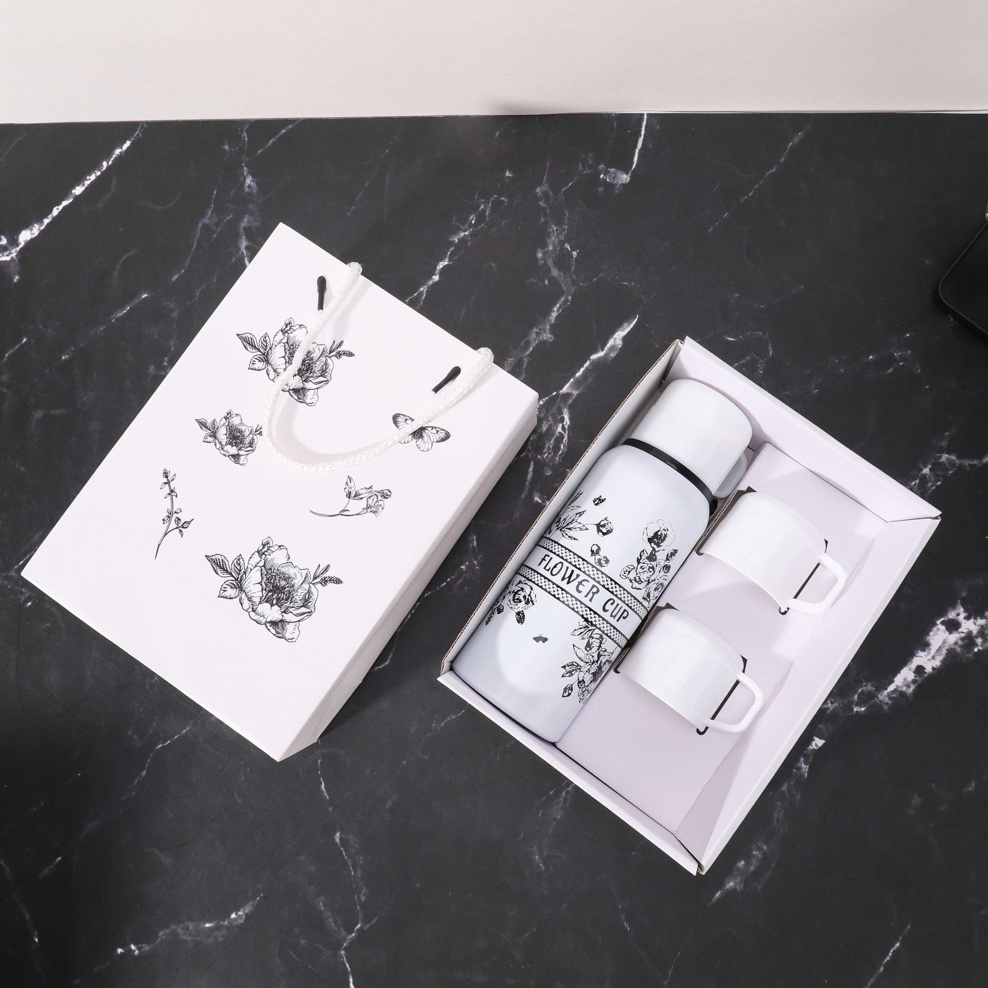 Bình giữ nhiệt inox 316 hoạ tiết hoa dung tích lớn 600- 800ml có bộ lọc trà và cốc uống tiện lợi SP-531