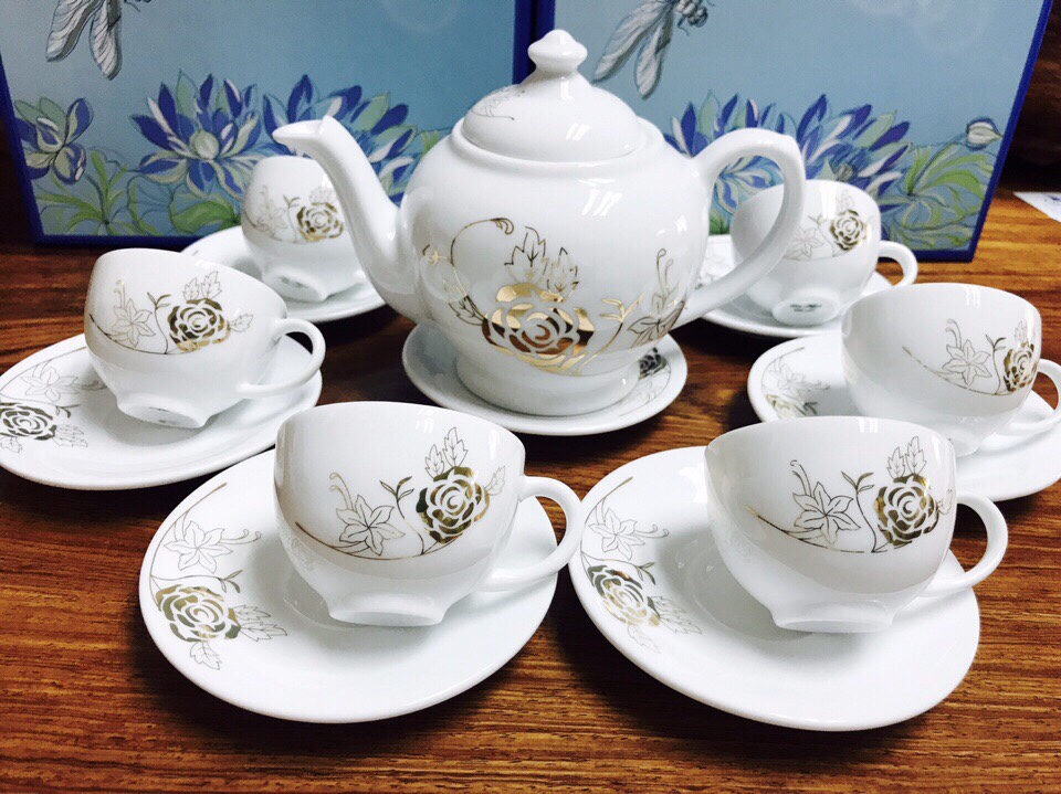 Bộ ly tách khắc men lam Hải Dương – Tinh hoa gốm Việt Nam và cơ hội xuất khẩu sang Đức