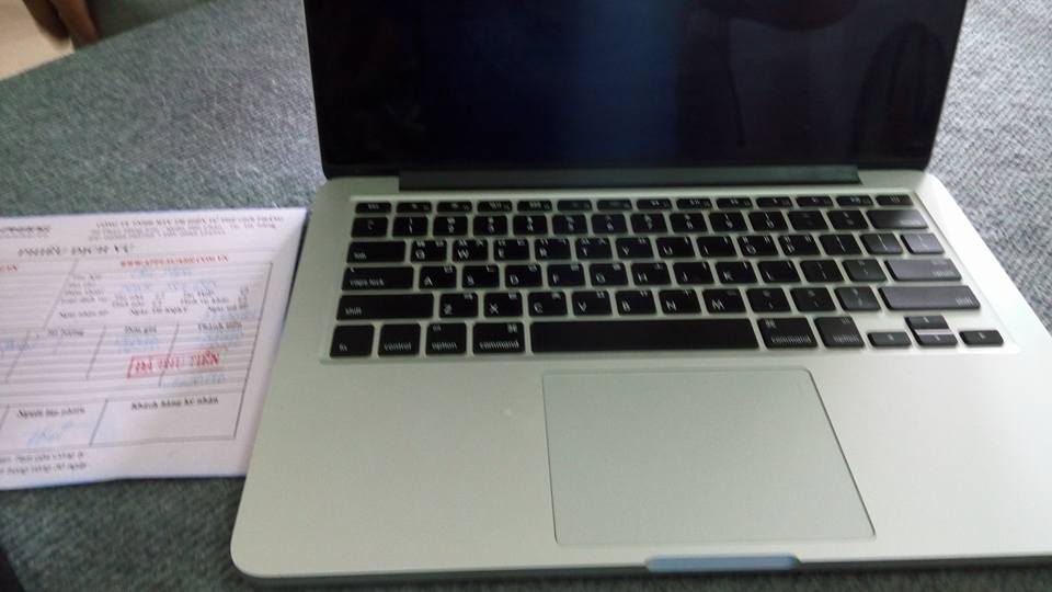 Khách hàng sửa macbook - Chú Ngân, 09053816xx