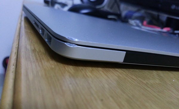 Xử lý bong tróc chống loá nano trên màn hình Macbook Retina
