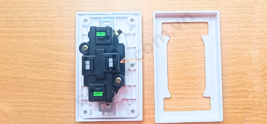 Đế ổ cắm điện âm tường Hàn Quốc Dosel