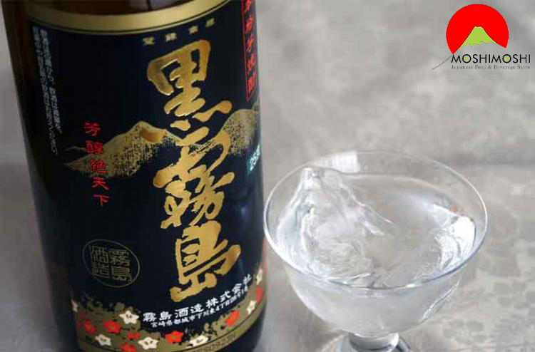 Cách uống rượu shochu Kuro Kirishima Imo với đá