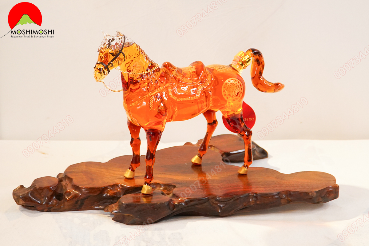 Rượu Ngựa Thủy Tinh Mã Đáo Thành Công Đế Gỗ