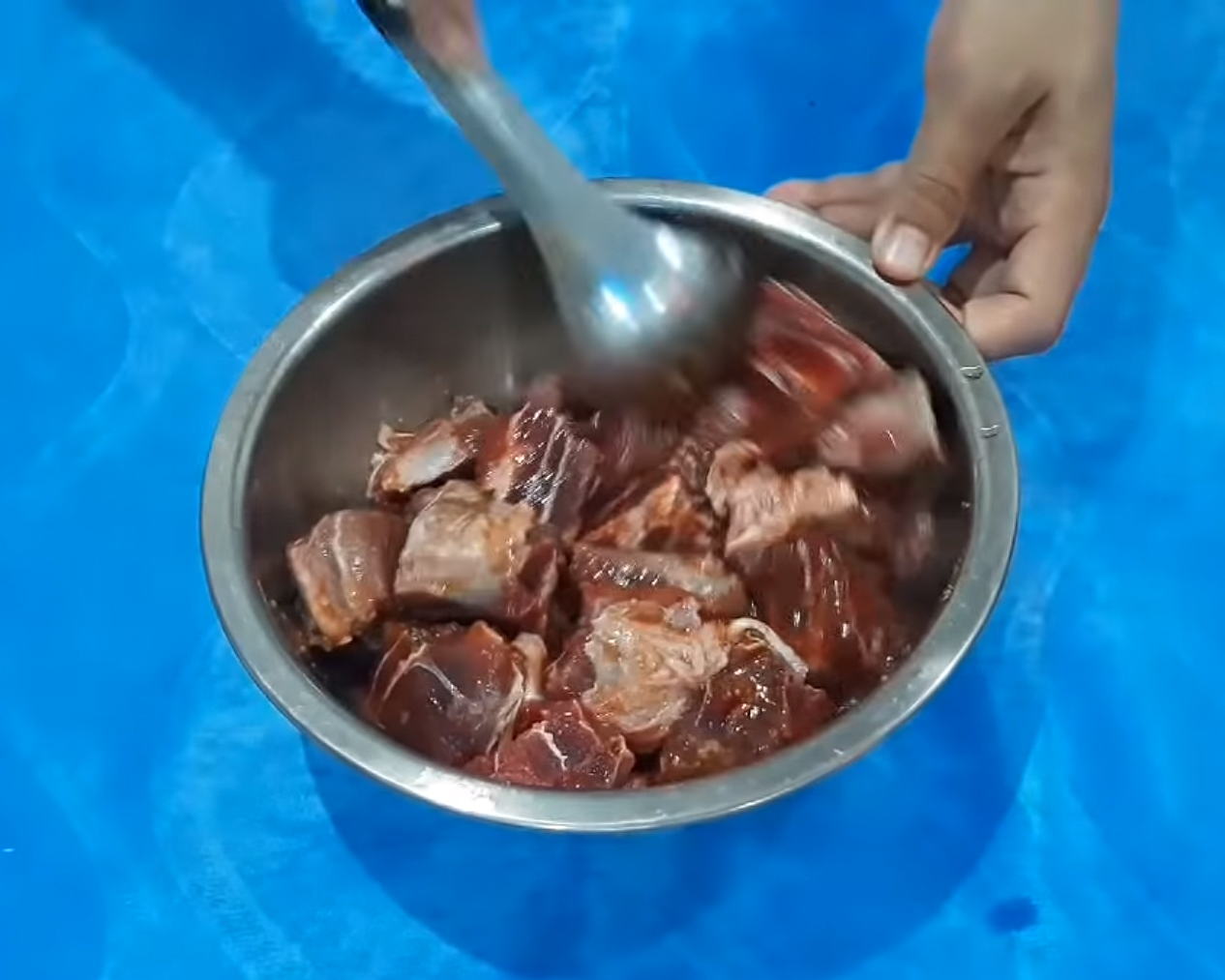 chế biến bắp bò hầm tiêu xanh