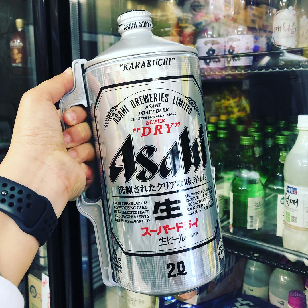 Bia Asahi 2 lít đến từ Nhật Bản