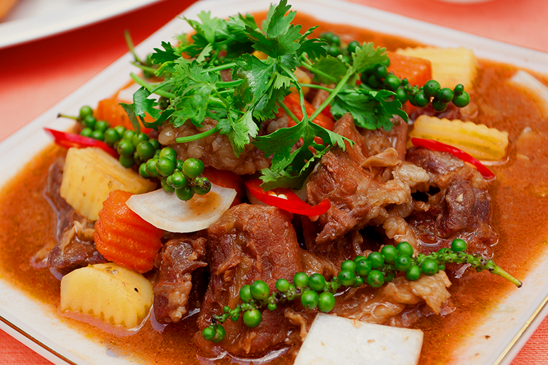 chế biến bắp bò hầm tiêu xanh