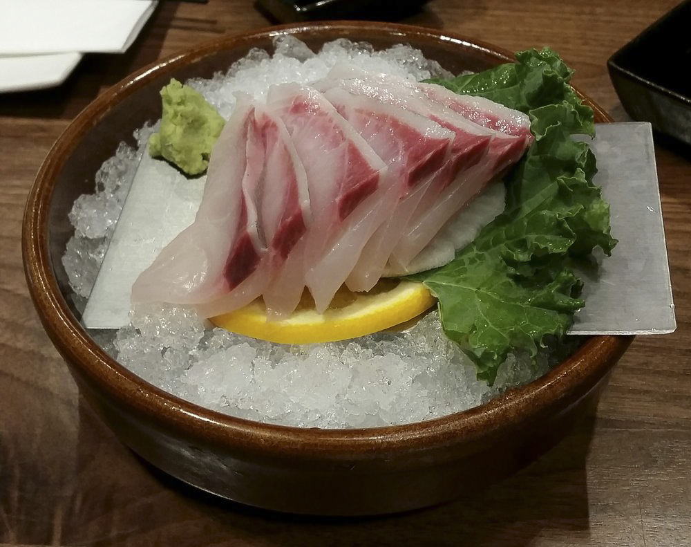 Điểm danh các món Sashimi cá sống, hải sản được yêu thích nhất.