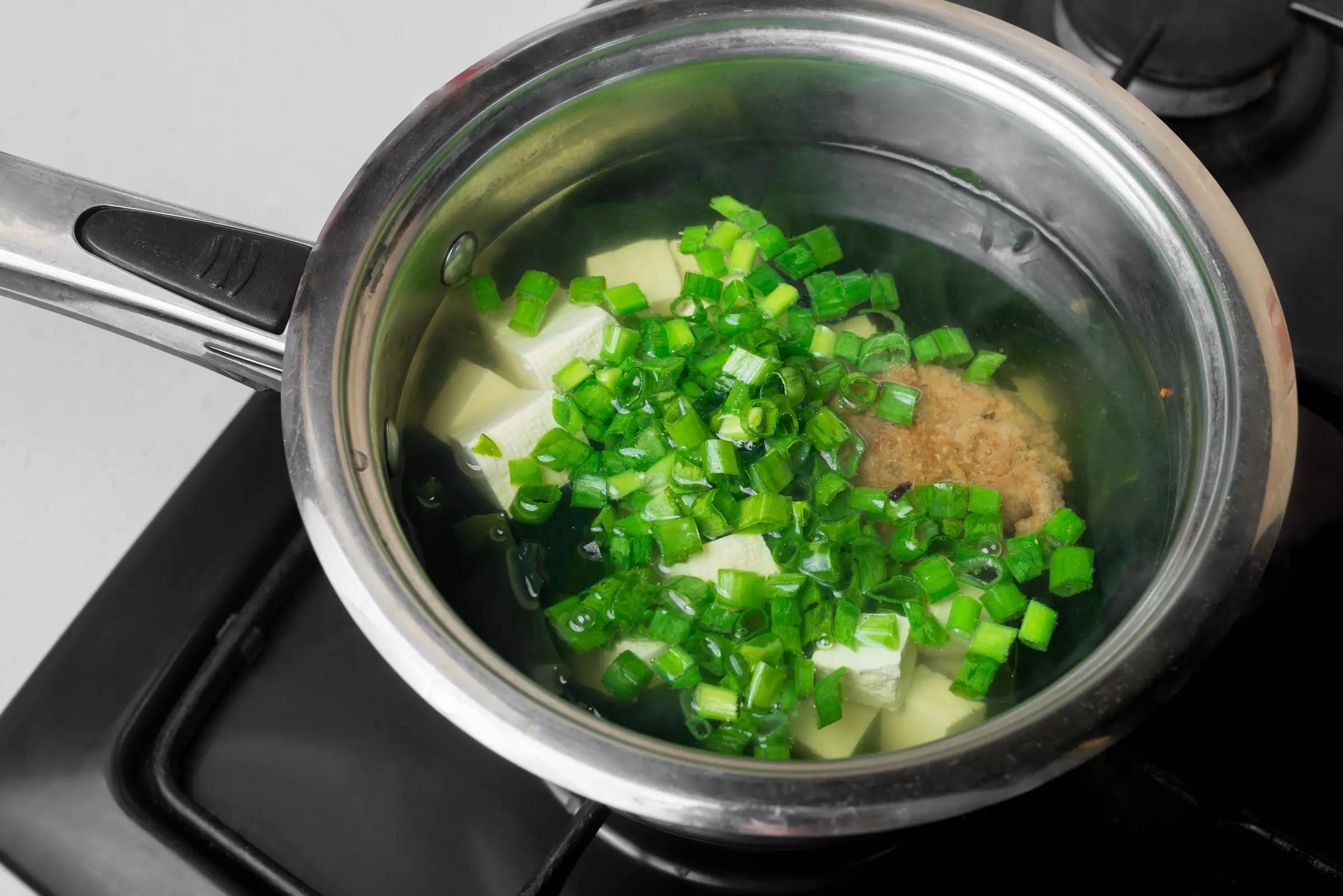 Cách nấu súp Miso Nhật Bản