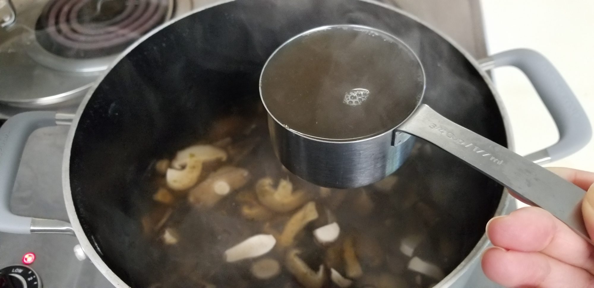 Hướng dẫn làm nước dùng Dashi nấm hương ( Shiitake Dashi)