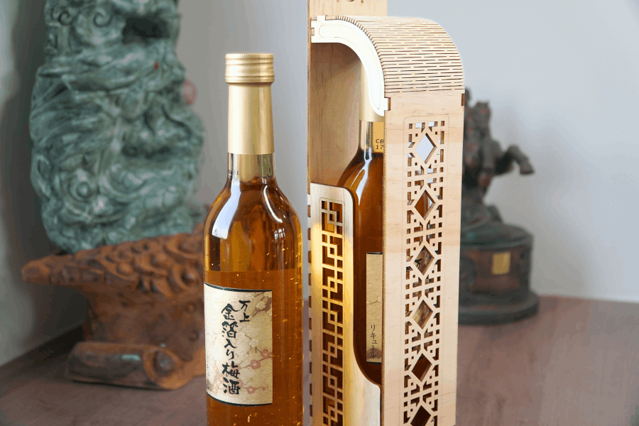 hộp gỗ rượu mơ vảy vàng tại moshi moshi