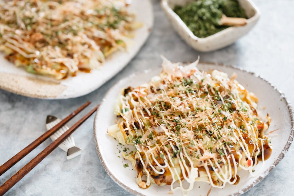 làm bánh xèo Nhật Bản Okonomiyaki đơn giản