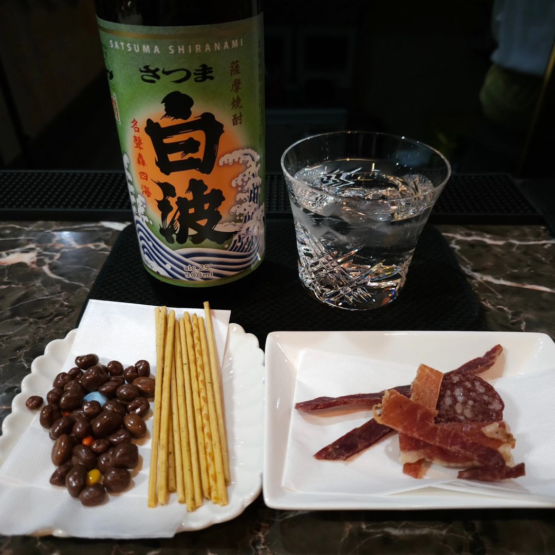 Cách uống rượu Shochu Satsuma Shiranami Shiro ngon
