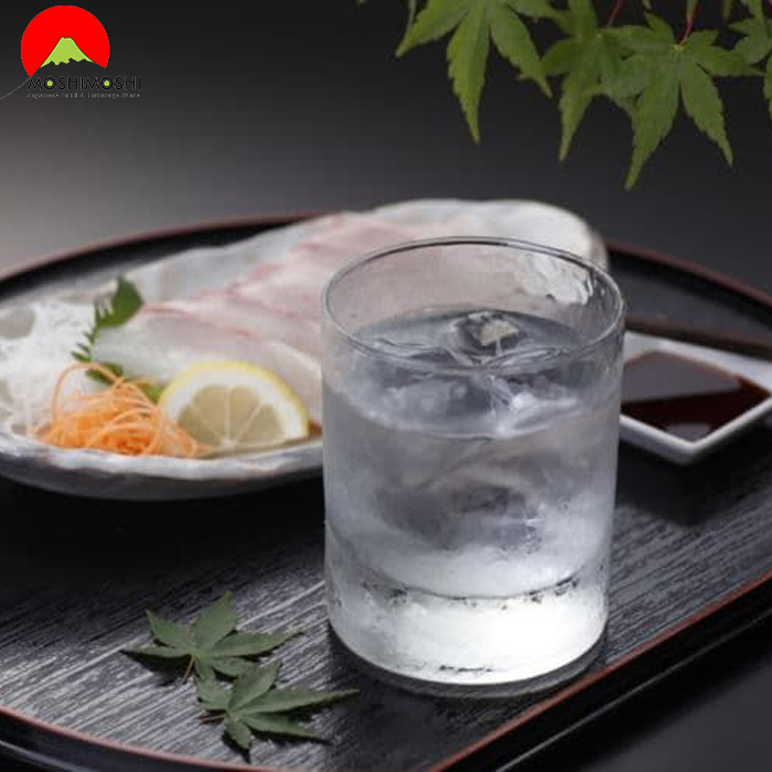 Cách Uống Rượu Sake Amabuki Ichigokobo Omachi Nama với đá lạnh