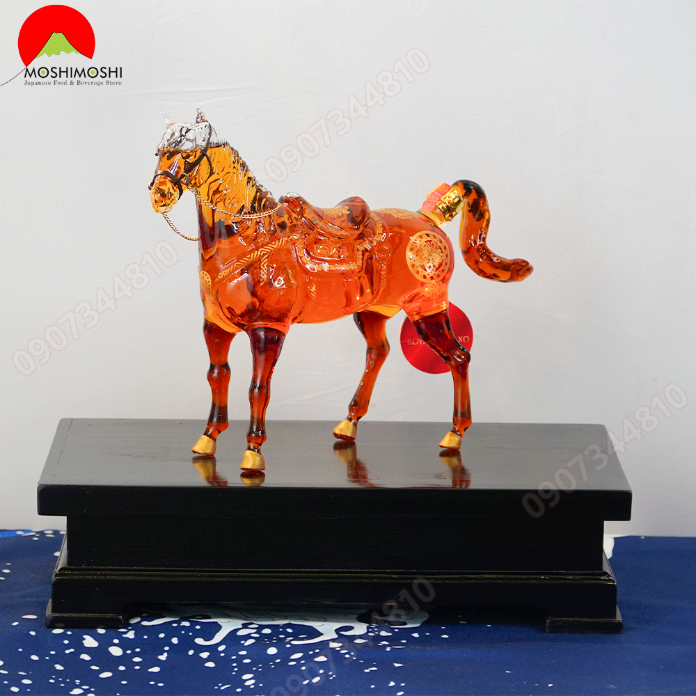 Rượu Ngựa Thủy Tinh Mã Đáo Thành Công Đế Gỗ