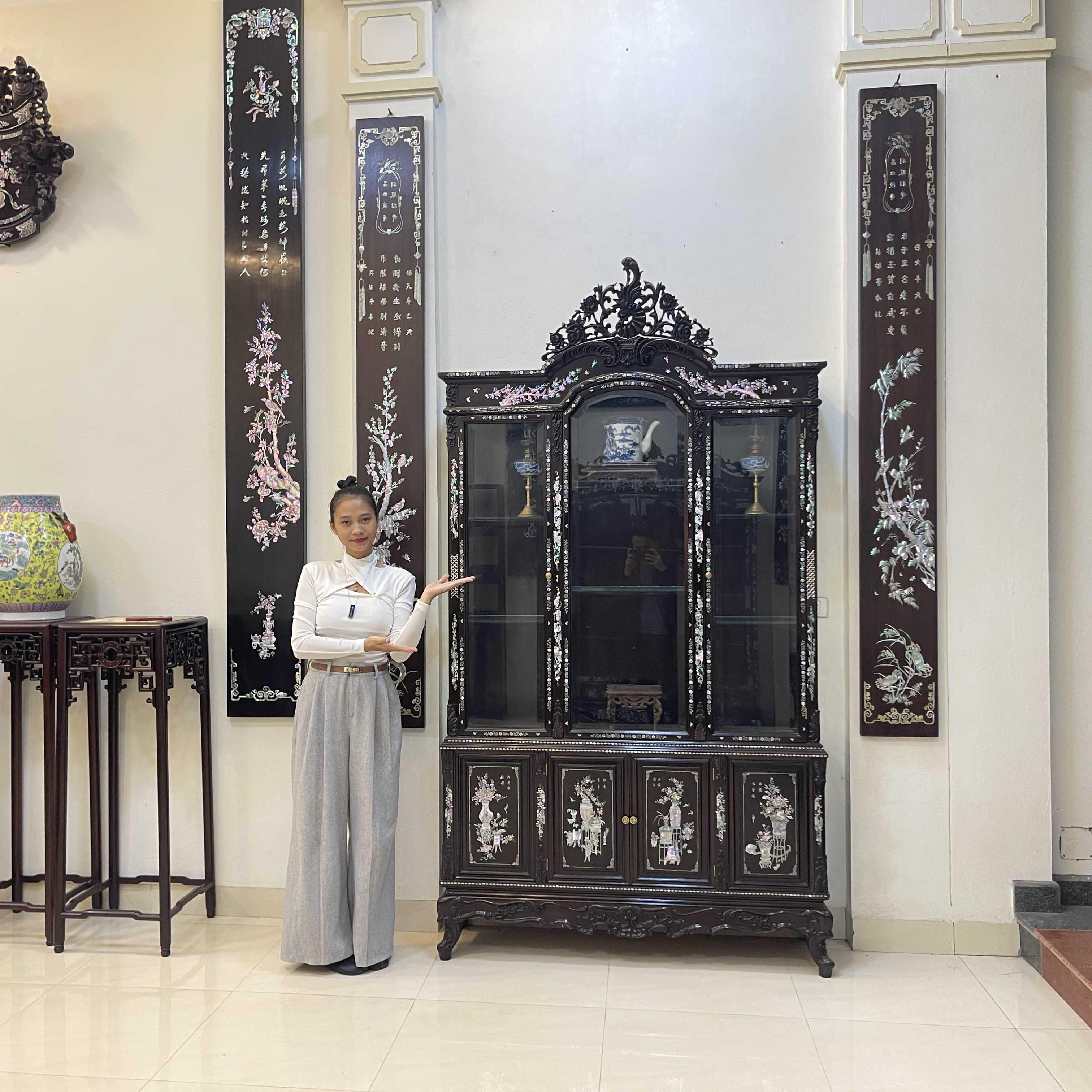 Tủ Bày Đồ Dáng Louis Khảm Ốc Đẹp Đỏ Lửa Vàng Chanh