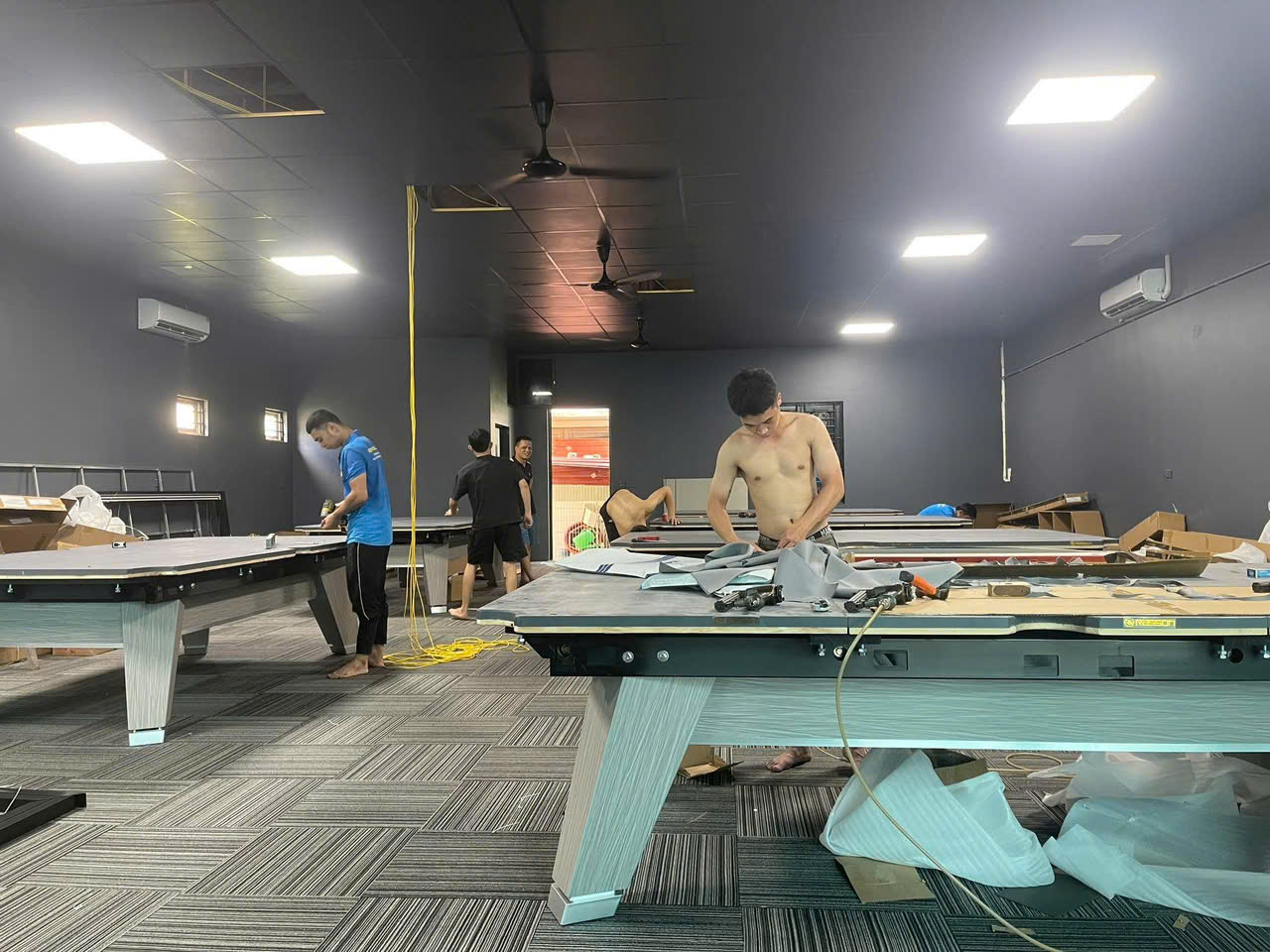 Bàn bida đời mới giúp quán tại Nam Định thu hút khách