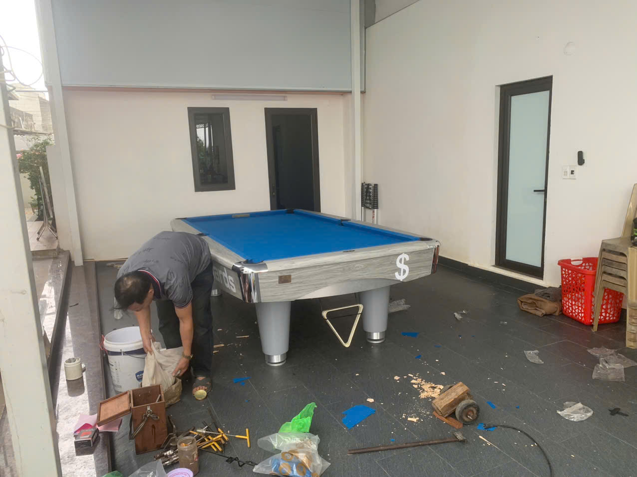 Lắp đặt bàn bi a thanh lý mới 99%