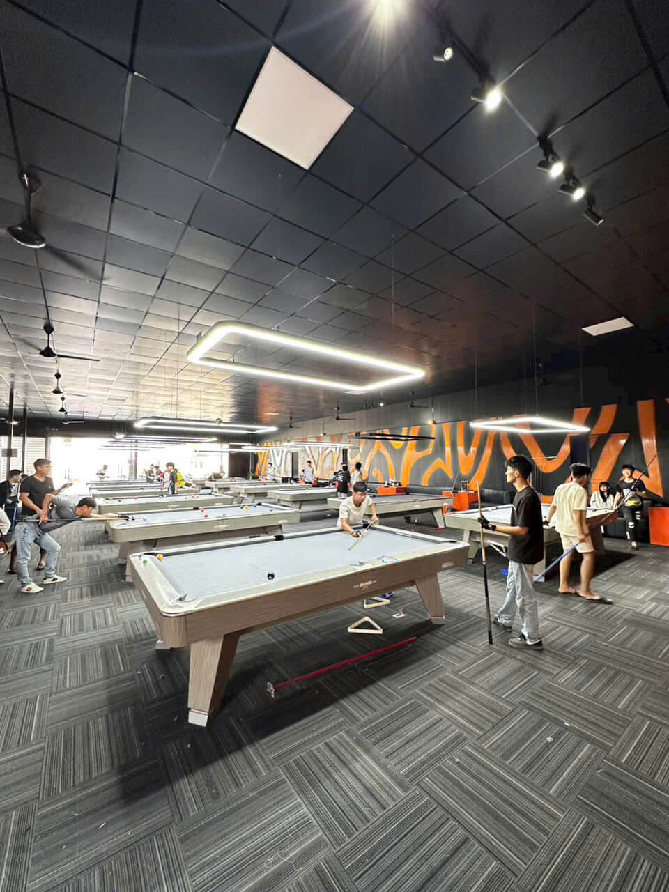 Mua bán bàn bi a kinh doanh