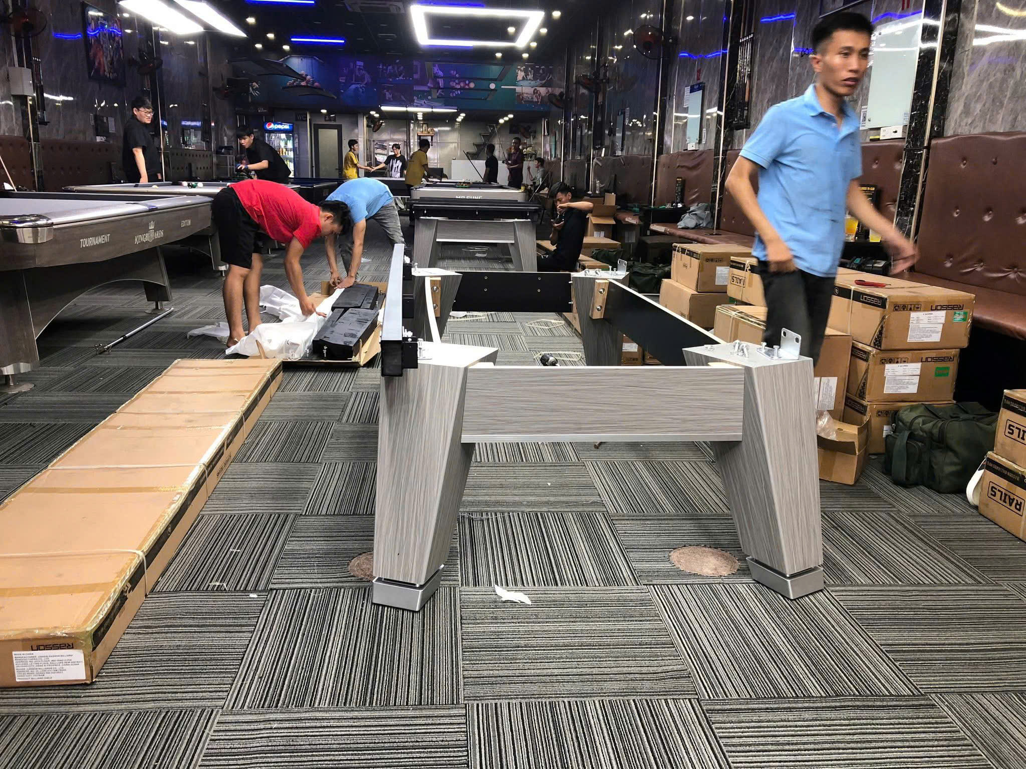 Thợ thay vải nỉ bàn bi-a chuyên nghiệp tại Hà Nội