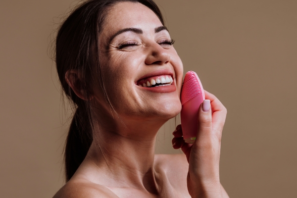 Có Nên Dùng Máy Rửa Mặt Mỗi Ngày?