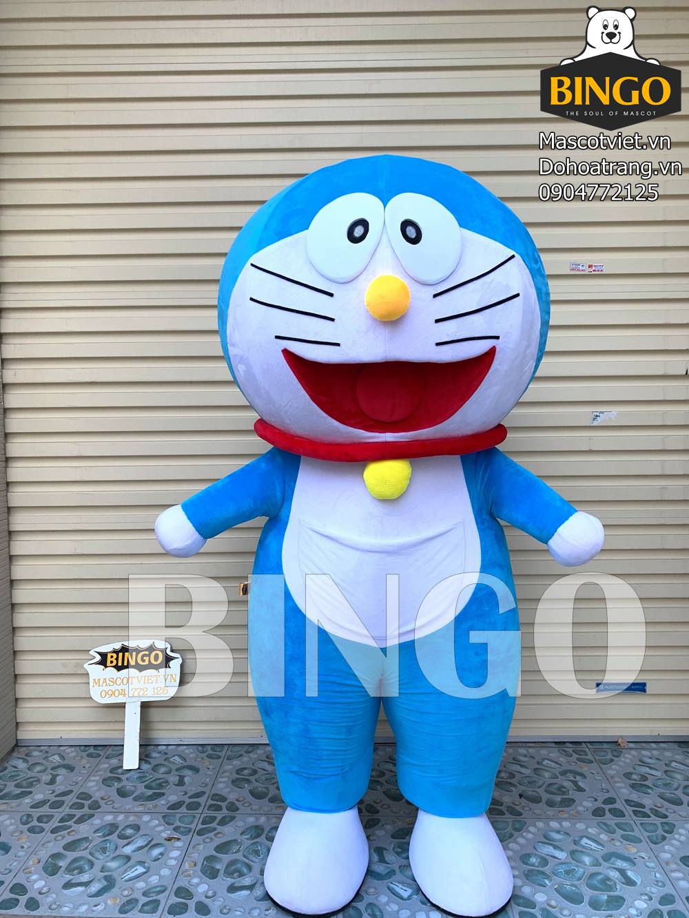 Mascot Doraemon: Ai cũng biết về Doraemon - chú mèo máy vui nhộn và dễ thương. Hãy thưởng thức hình ảnh của mascot Doraemon và ngạc nhiên trước những bộ trang phục độc đáo và đầy màu sắc của chú ta.