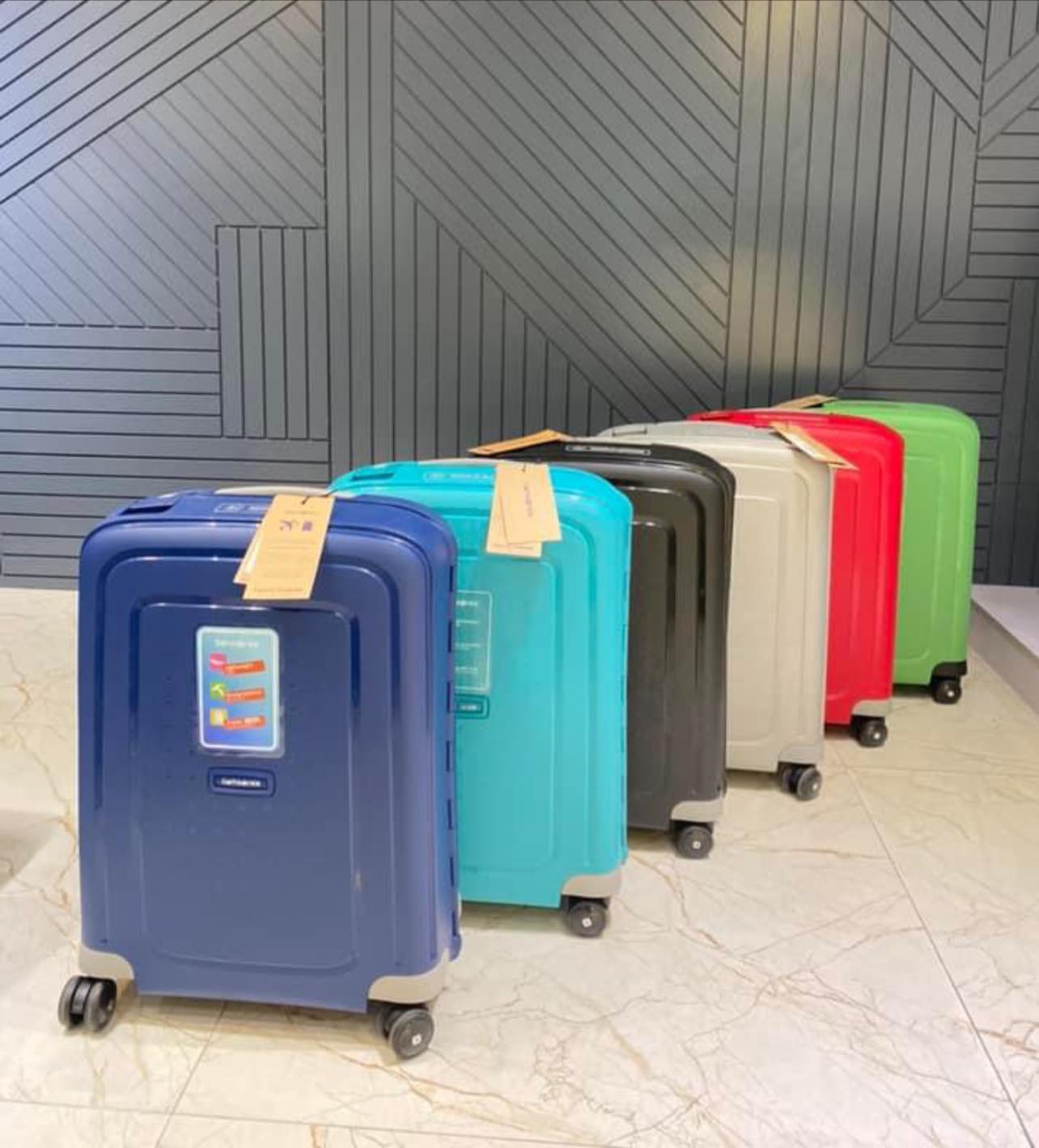 Vali Samsonite S cure Made in EU xịn xò (size 28)