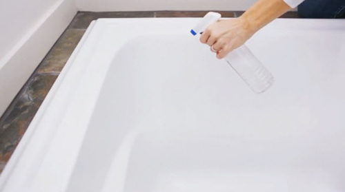 Mẹo vệ sinh bồn tắm dễ dàng với CARANO