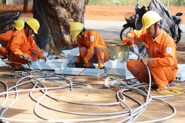 quần áo bảo hộ điện lực