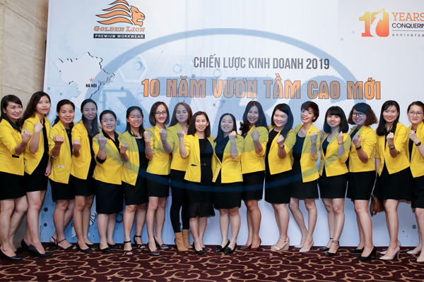 dong phuc nhan vien cong ty