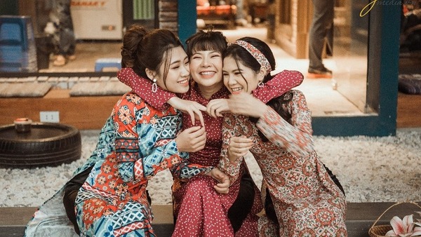 Sự thật về chụp ảnh 3 người có sao không?