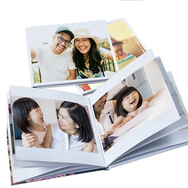 Album ảnh kỷ niệm gia đình